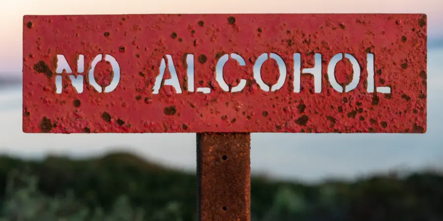 Alcohol-Rehab-No-Alcohol-Sign