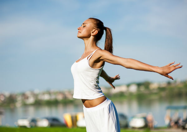 a-girl-exercising-in-the-park